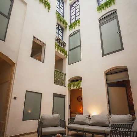 Iconic Palazzo Villa La Valletta