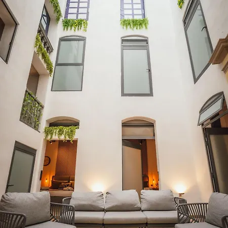 Iconic Palazzo *
