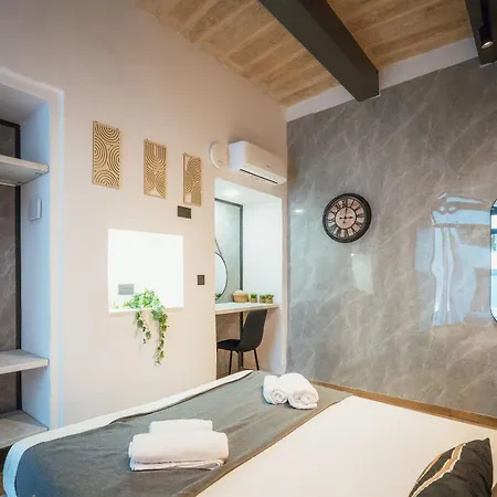 Iconic Palazzo Βίλα