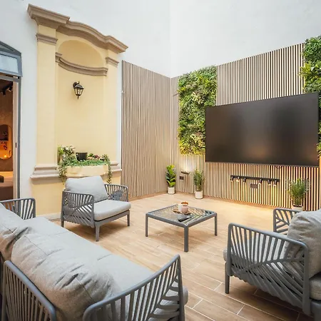 Iconic Palazzo Villa